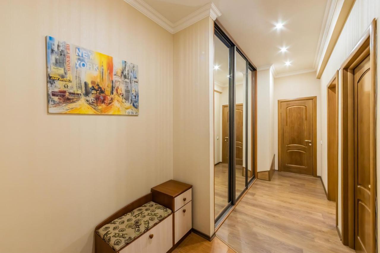 2К Квартира На Шота Руставелі, Бессарабка Kyiv Exterior foto